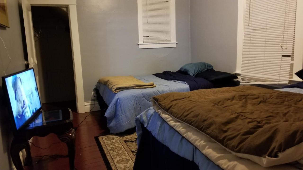 E Michigan Walk Up Furnished 1 Bedroom Apt Lansing Exteriör bild